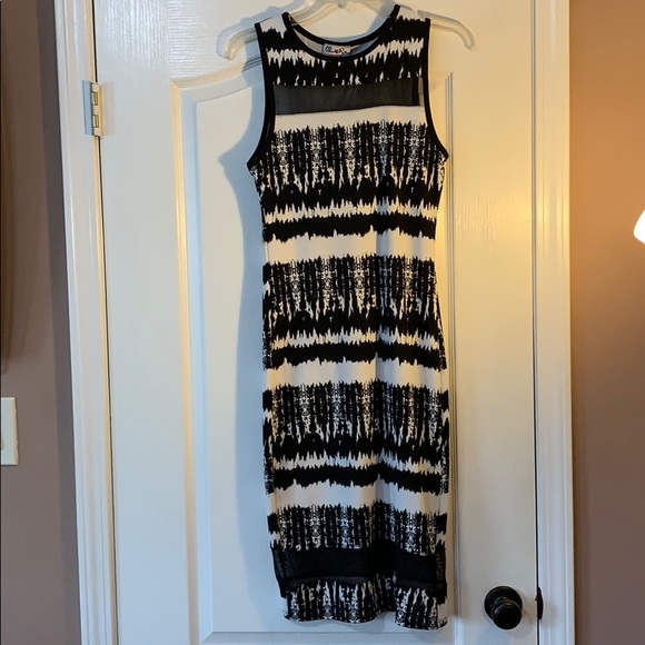 Dress - Picture 2 of 6